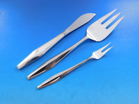 Diamond by Reed and Barton Sterling Silver Flatware Set for 18 Service 101 pcs