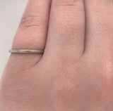 18k White Gold Wedding Band Ring Jewelry with Chevron Leaf Size 5.5 (#J5905)