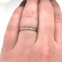 18k White Gold Wedding Band Ring Jewelry with Dot Design Size 6.25 (#J5900)