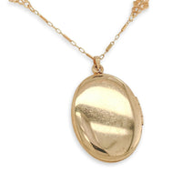 14k Yellow Gold Oval Locket w/Engraved Design on Fancy Cast Link Chain (#J7182)