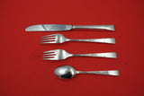 Colonial Theme by Lunt Sterling Silver Regular Size Place Setting(s) 4pc