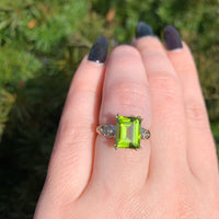 10k Gold Vintage 3.48 Carat Emerald Cut Genuine Natural Peridot Ring (#J6552)