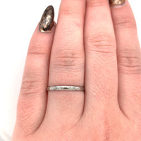 18k White Gold Pinstripe Wedding Band Size 8.5 Jewelry (#J5988)
