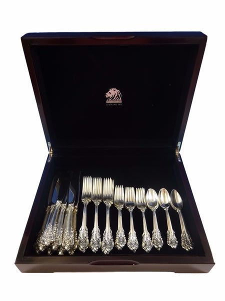 Grande Baroque by Wallace Sterling Silver Flatware Set Dinner Service 32 Pieces