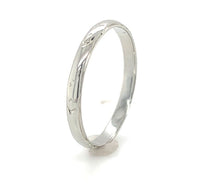 18k White Gold Wedding Band Ring with Faint Chevron Design Size 6.5 (#J6646)