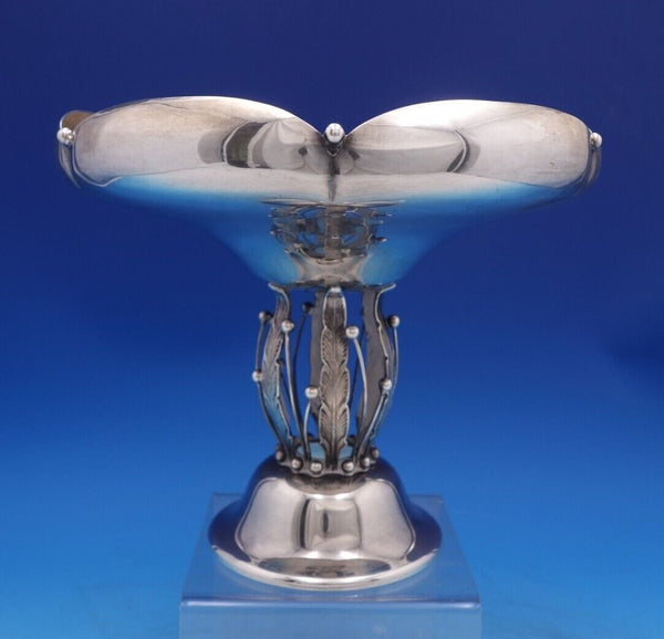 Fina Sterling Silver Centerpiece on Pedestal w/Leaf Berries #300 25.1ozt (#7058)