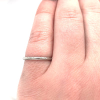 18k White Gold Band Ring with Chevron Edge Engraved Dated 1925 Size 5.5 (#J5901)