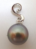 18k Gold Pendant with 9.7mm Black Pearl (#J1091)