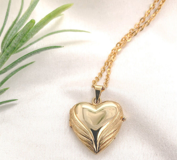 14k Yellow Gold Heart Locket with Cable Chain 18.5" and Toggle Clasp (#J7184)