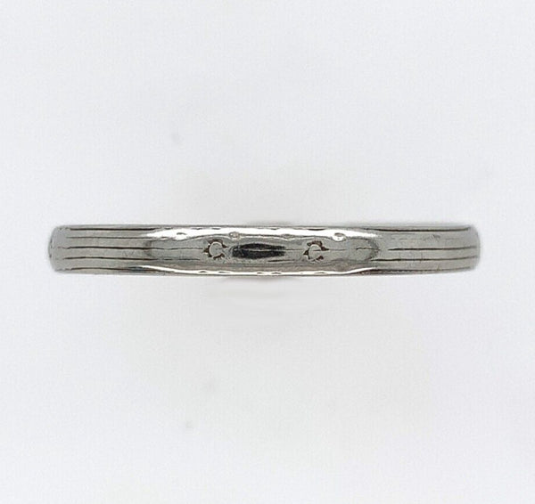 18k White Gold Pinstripe Wedding Band Size 8.5 Jewelry (#J5988)