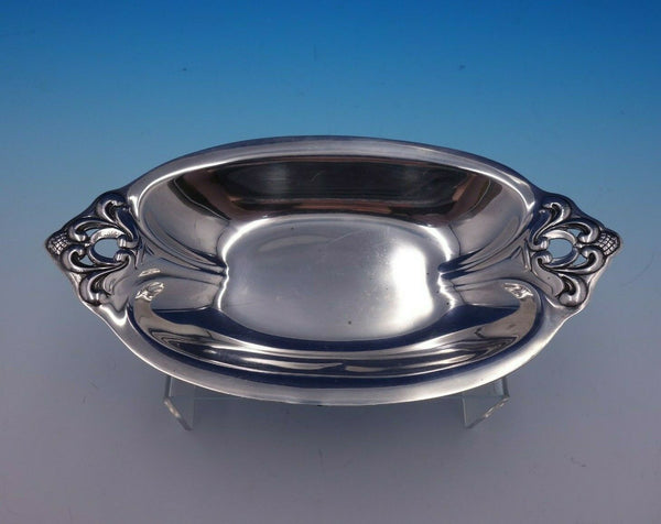 Royal Danish by International Sterling Silver Tray Oval #B163-2 (#4831)