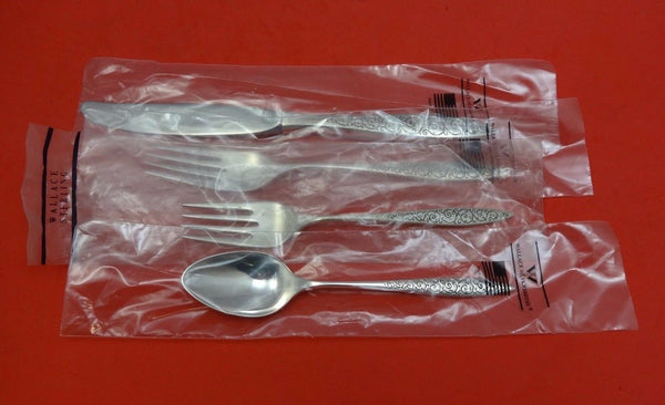 Spanish Lace by Wallace Sterling Silver Regular Size Place Setting(s) 4pc New