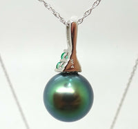 14k Gold 8.8MM Tahitian Black Pearl Pendant with Emeralds (#J3646)